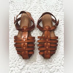New without tags or box. Old Navy Faux Leather Ankle strap sandals. Size 8.